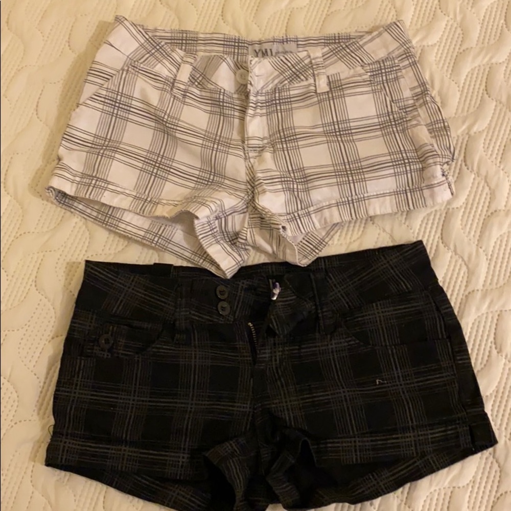 2 short shorts